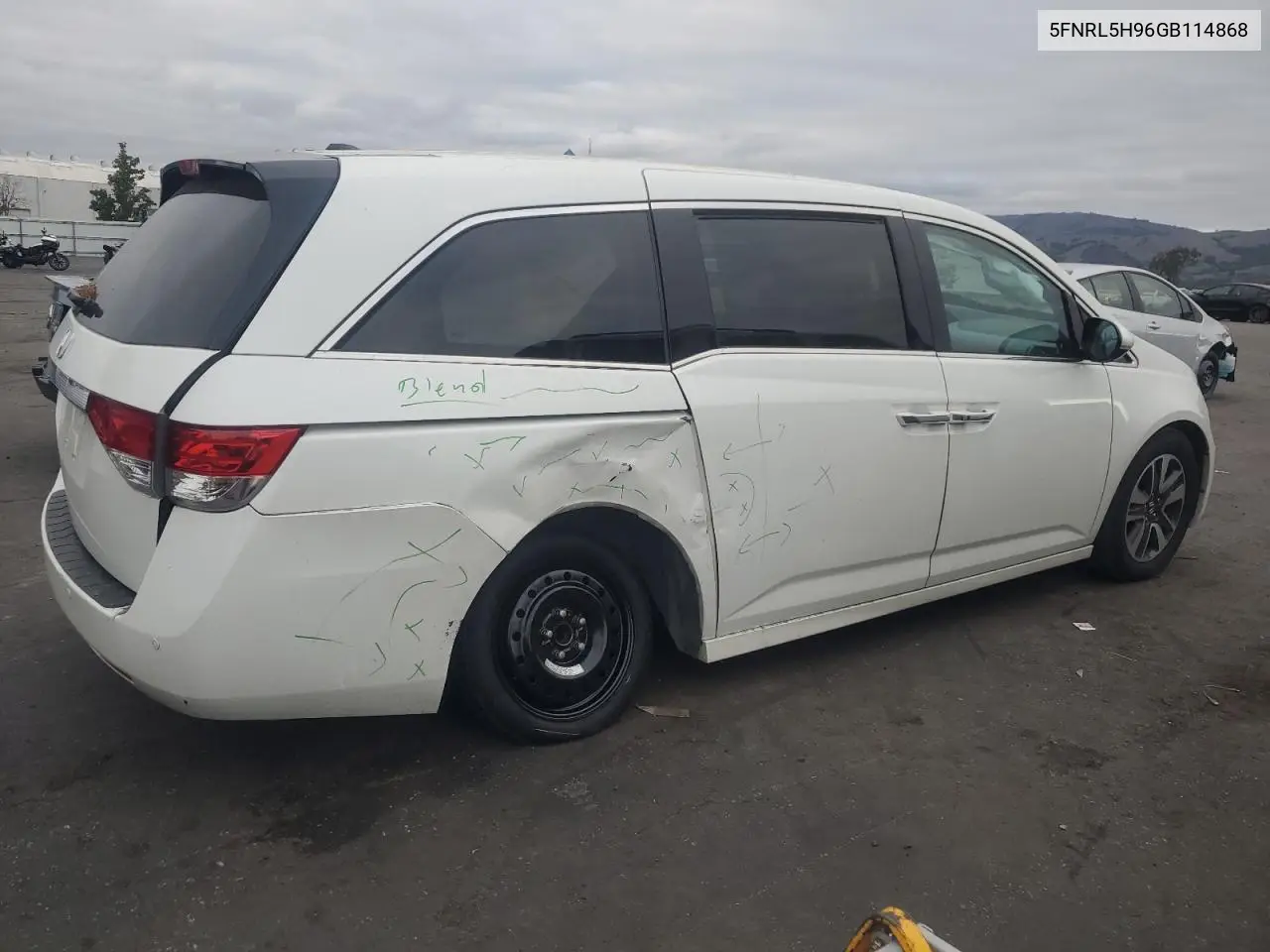 5FNRL5H96GB114868 2016 Honda Odyssey Touring