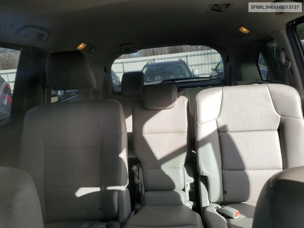 5FNRL5H6XHB015137 2017 Honda Odyssey Exl