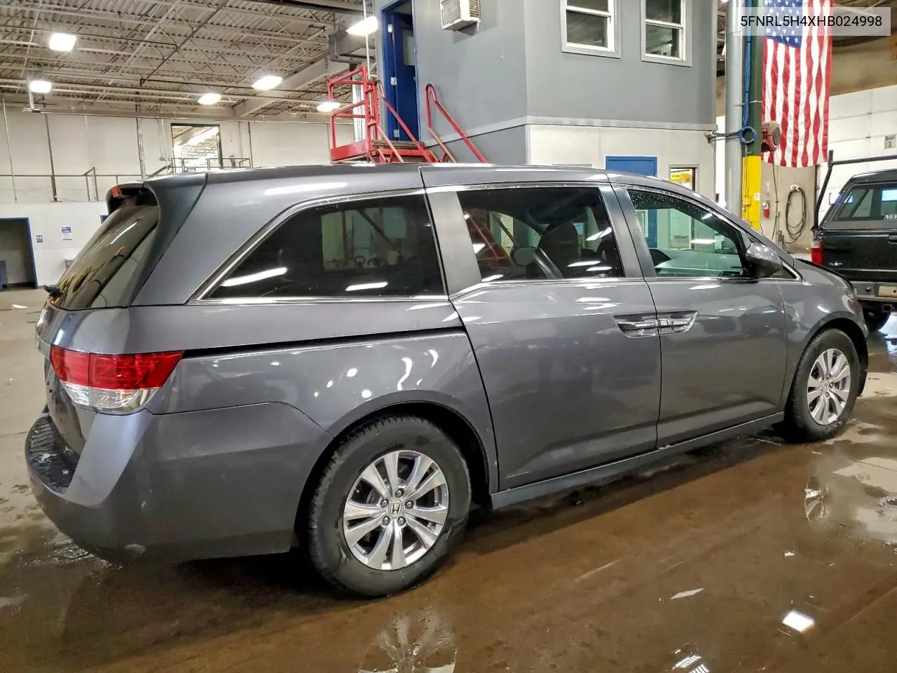 5FNRL5H4XHB024998 2017 Honda Odyssey Ex