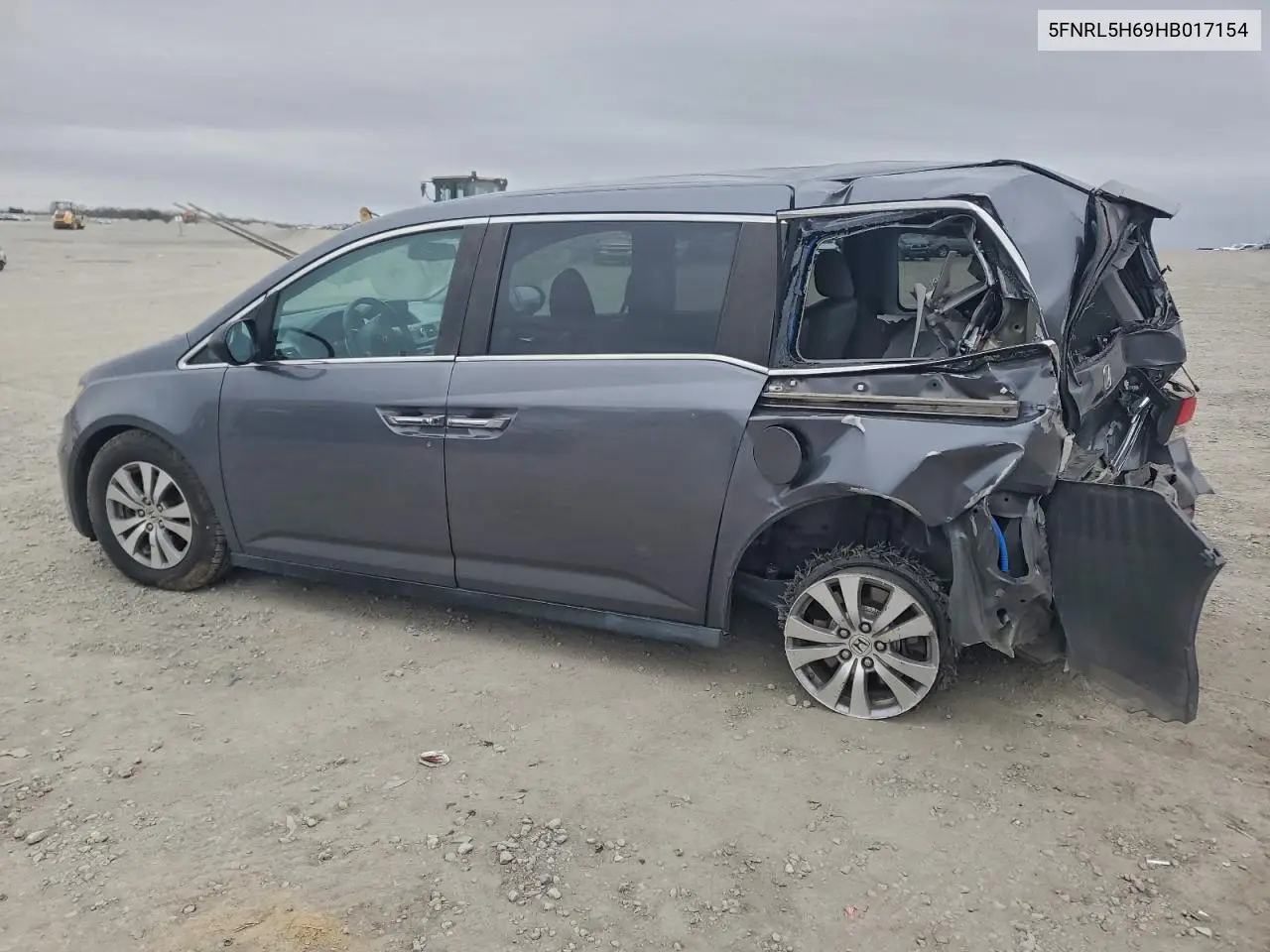 5FNRL5H69HB017154 2017 Honda Odyssey Exl