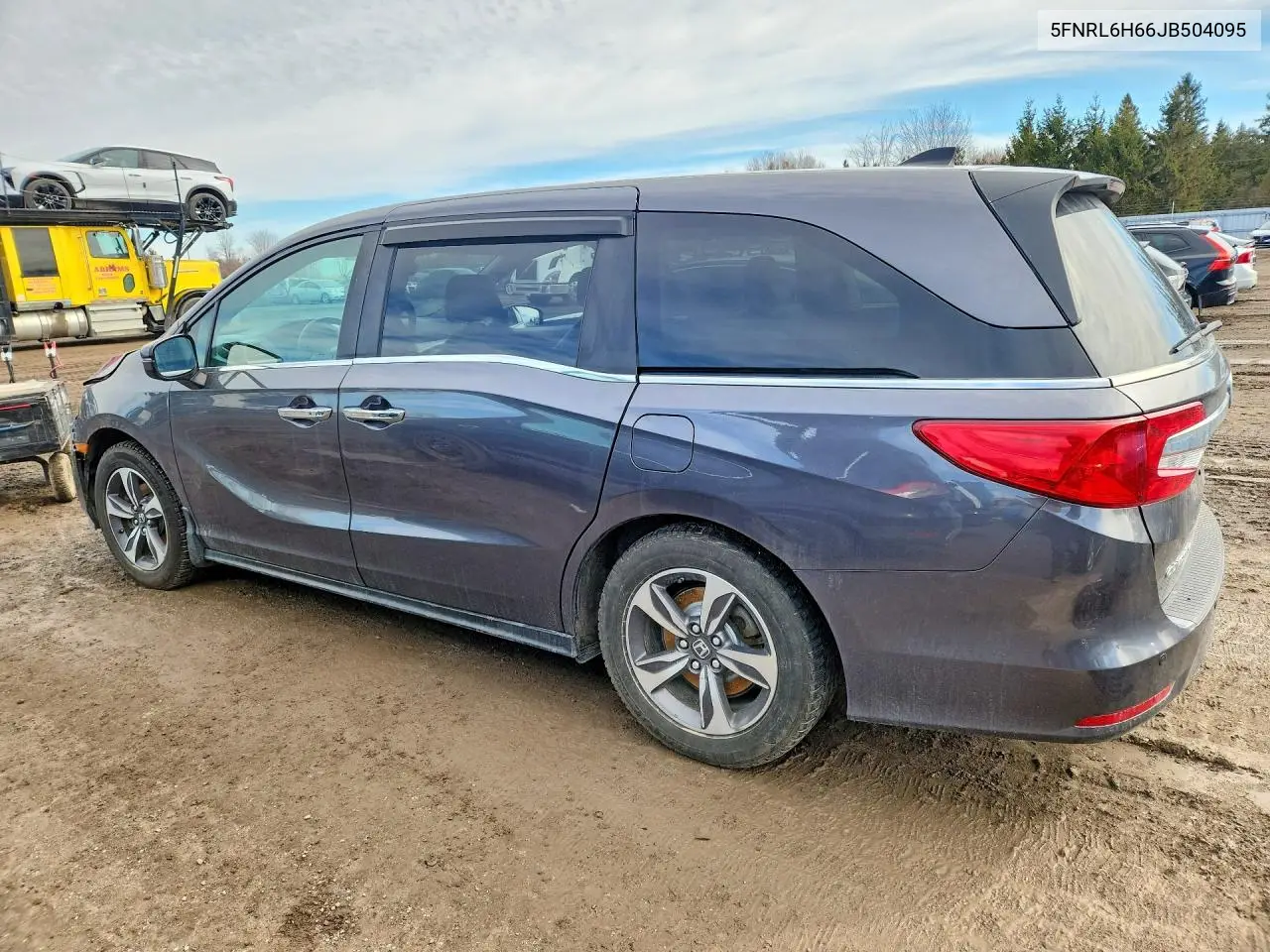 5FNRL6H66JB504095 2018 Honda Odyssey Exl