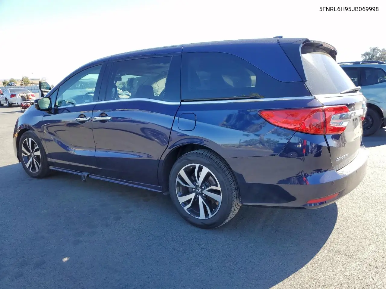 5FNRL6H95JB069998 2018 Honda Odyssey Elite