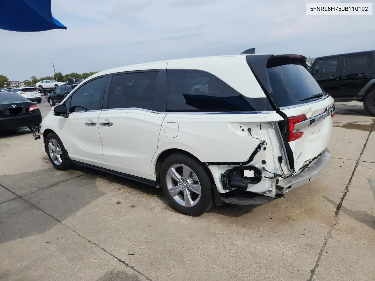 5FNRL6H75JB110192 2018 Honda Odyssey Exl
