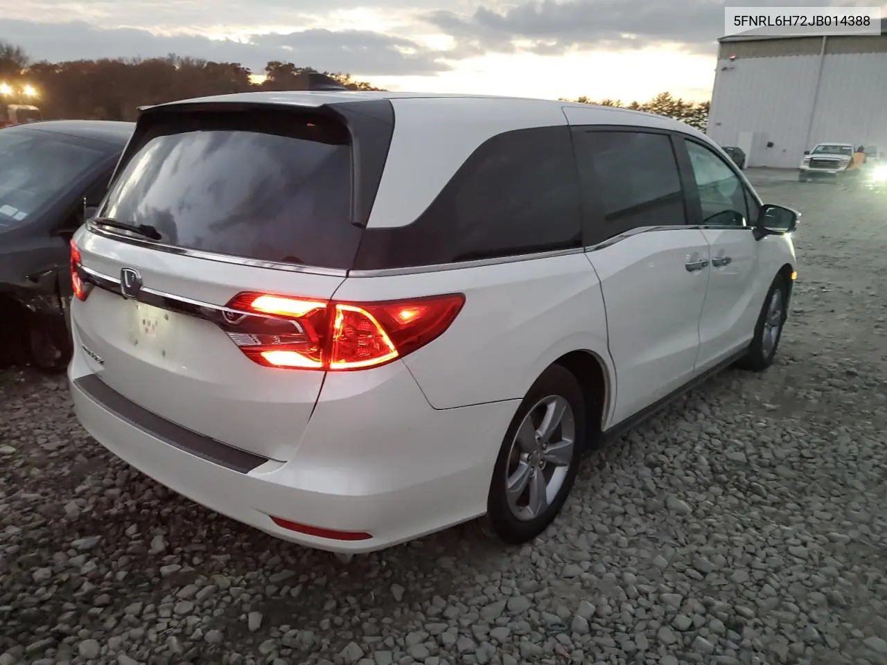 5FNRL6H72JB014388 2018 Honda Odyssey Exl