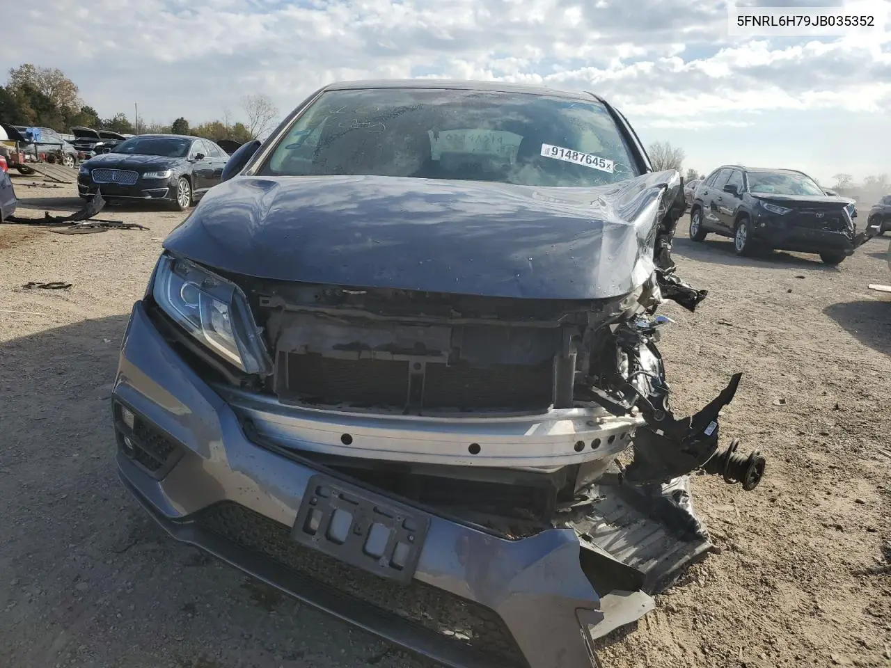 5FNRL6H79JB035352 2018 Honda Odyssey Exl
