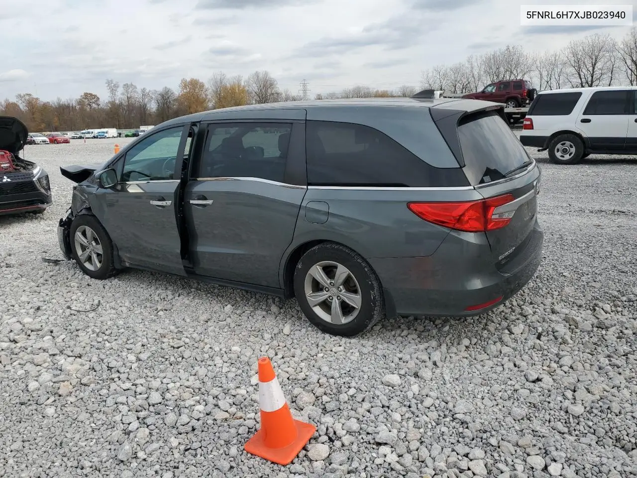 5FNRL6H7XJB023940 2018 Honda Odyssey Exl