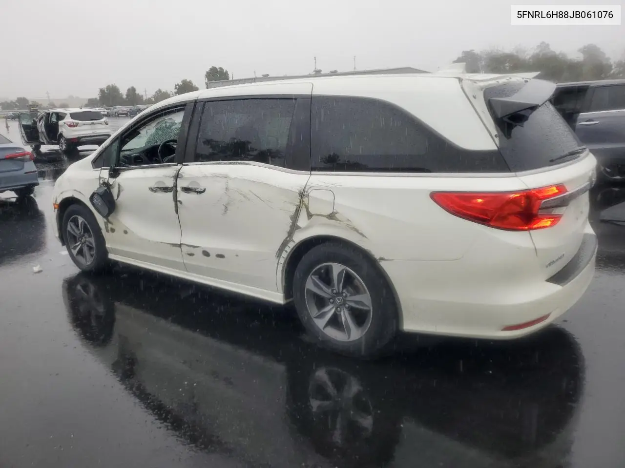 5FNRL6H88JB061076 2018 Honda Odyssey Touring