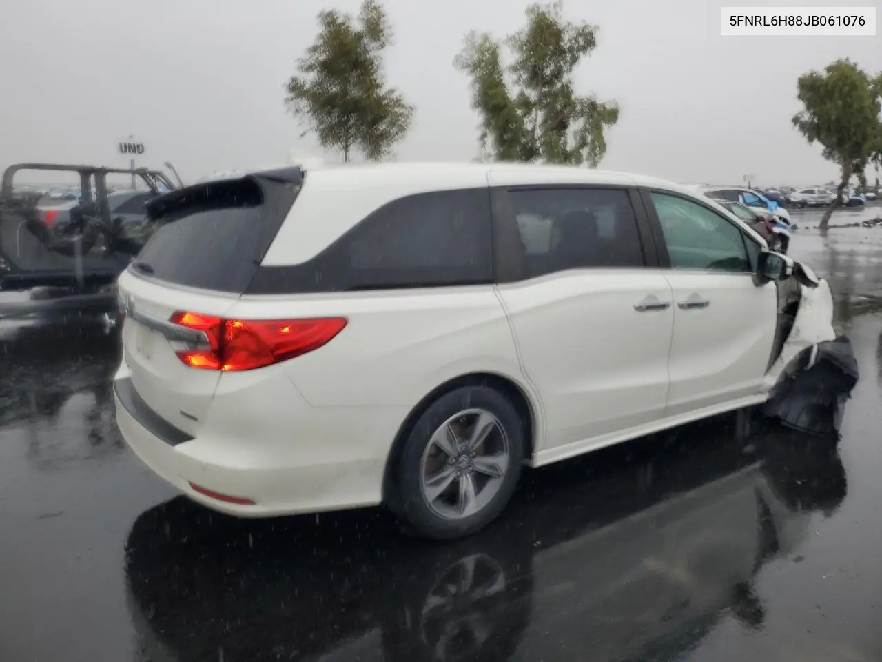 5FNRL6H88JB061076 2018 Honda Odyssey Touring