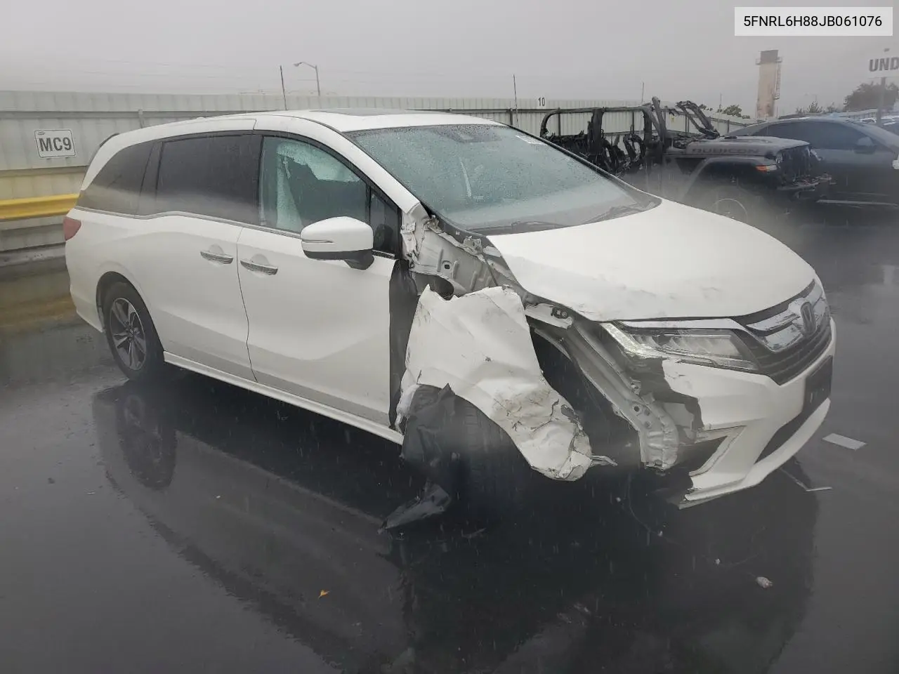 5FNRL6H88JB061076 2018 Honda Odyssey Touring