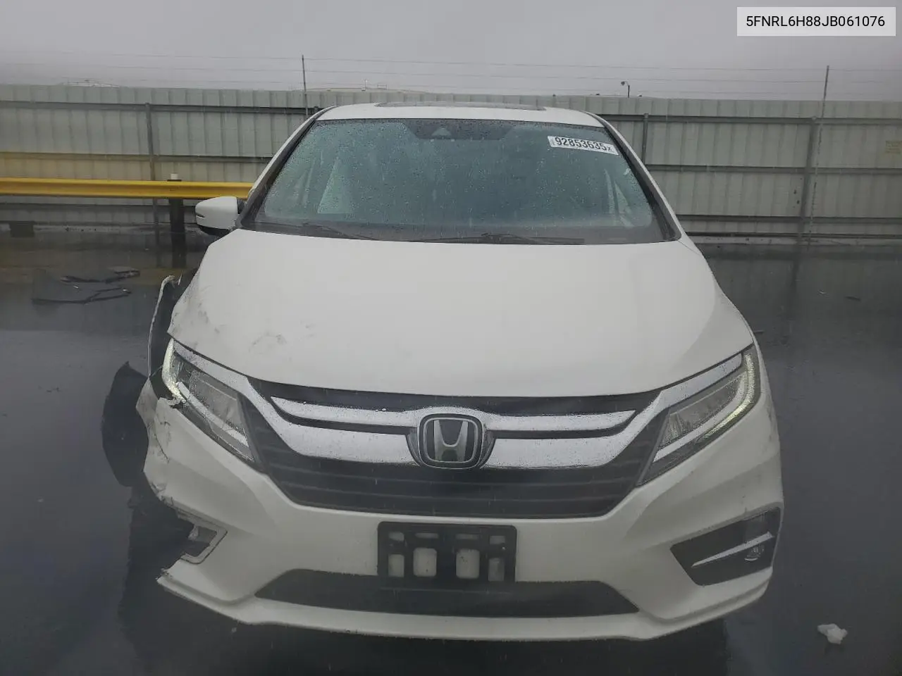 5FNRL6H88JB061076 2018 Honda Odyssey Touring
