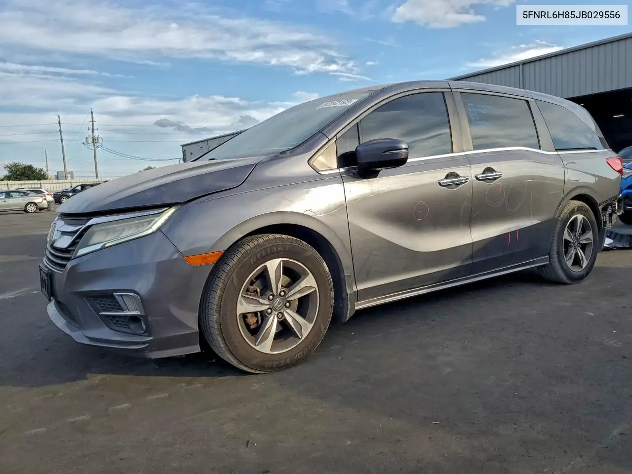 5FNRL6H85JB029556 2018 Honda Odyssey Touring