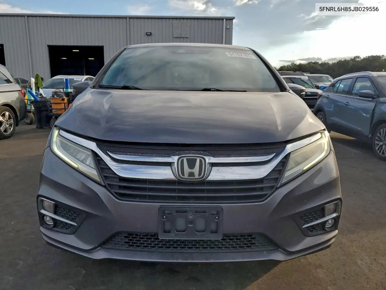 5FNRL6H85JB029556 2018 Honda Odyssey Touring