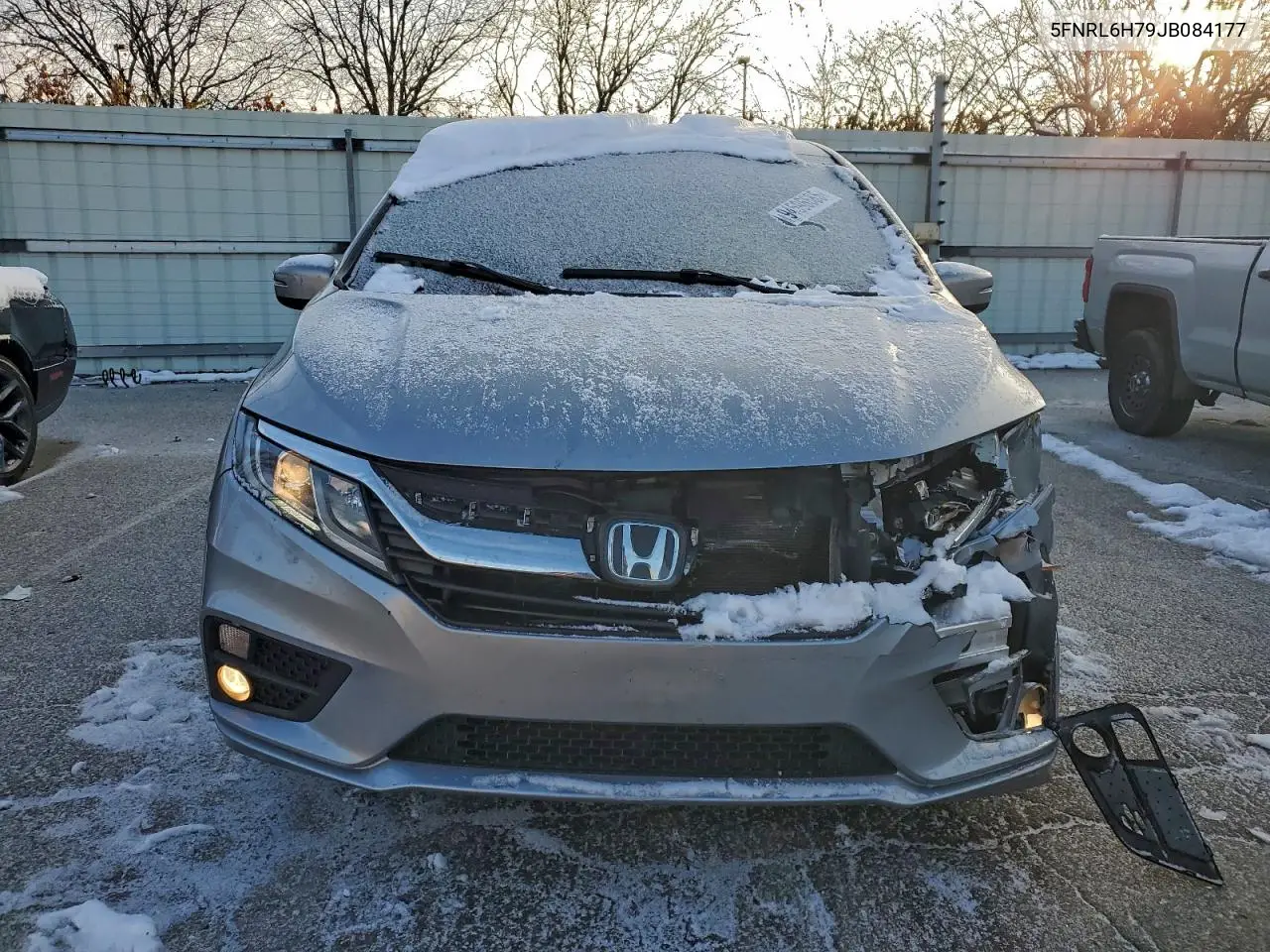 5FNRL6H79JB084177 2018 Honda Odyssey Exl
