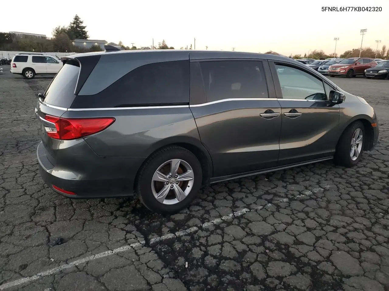 5FNRL6H77KB042320 2019 Honda Odyssey Exl