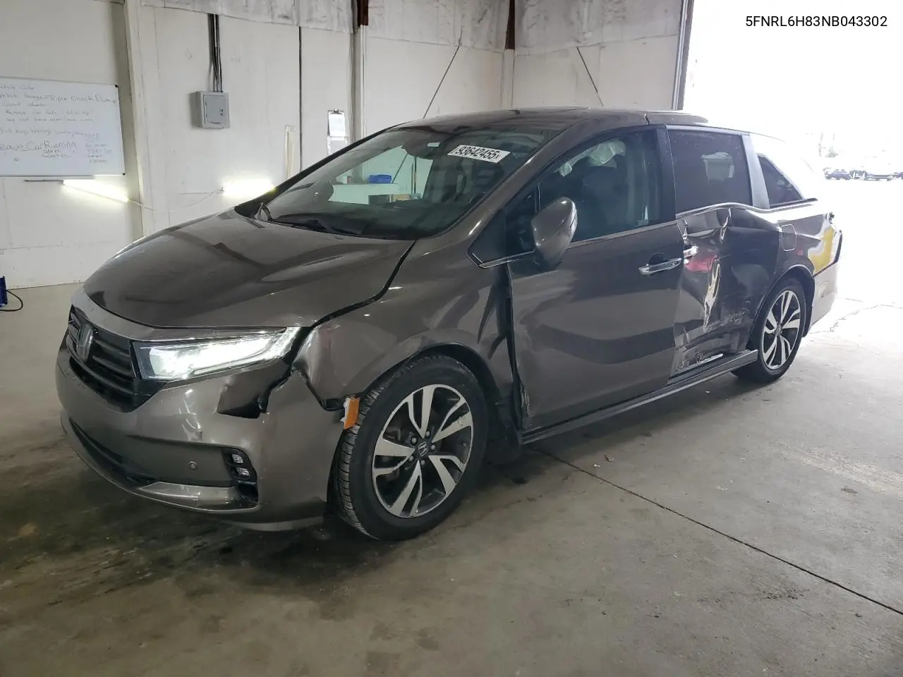 5FNRL6H83NB043302 2022 Honda Odyssey Touring