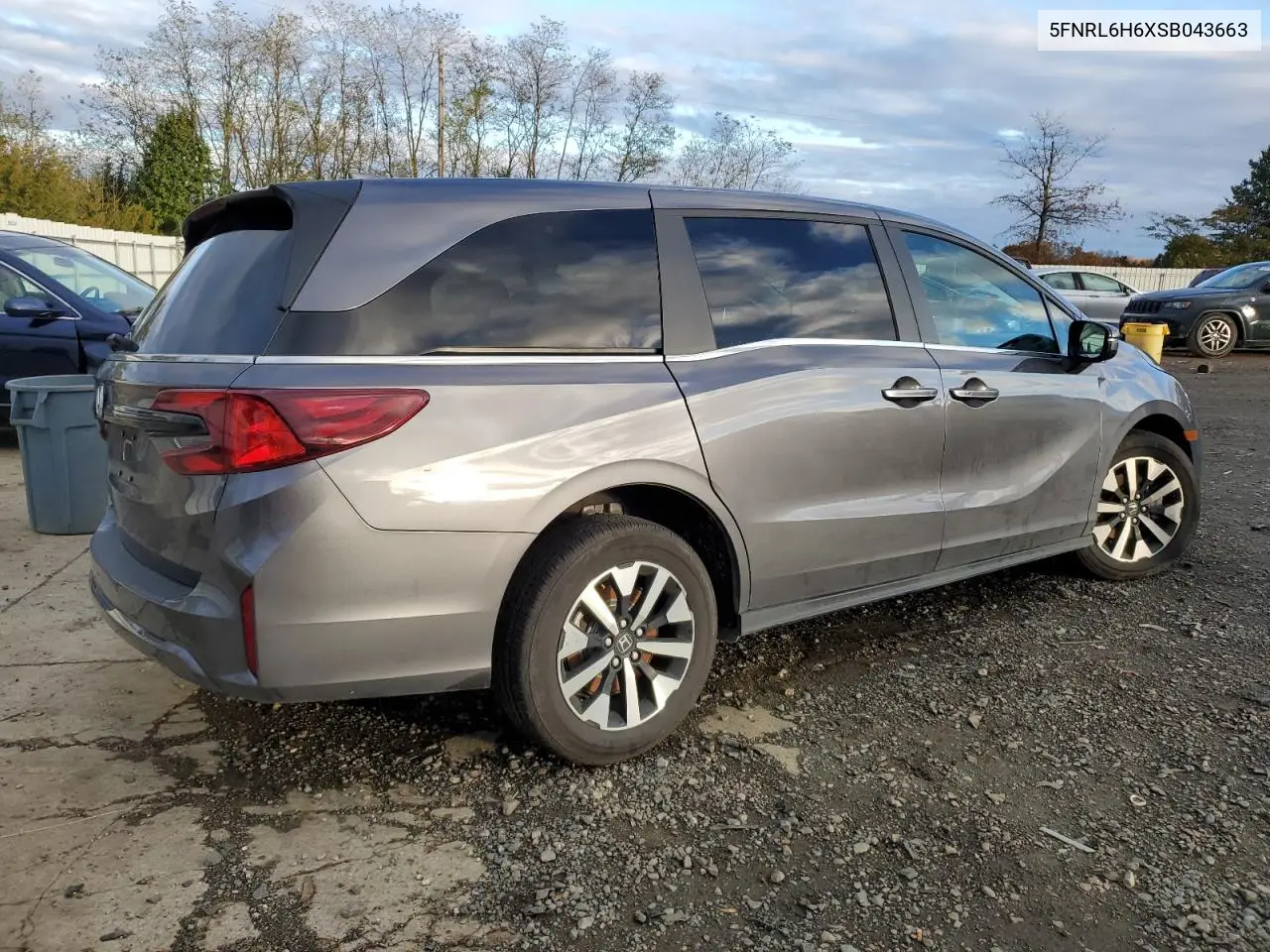 5FNRL6H6XSB043663 2025 Honda Odyssey Exl