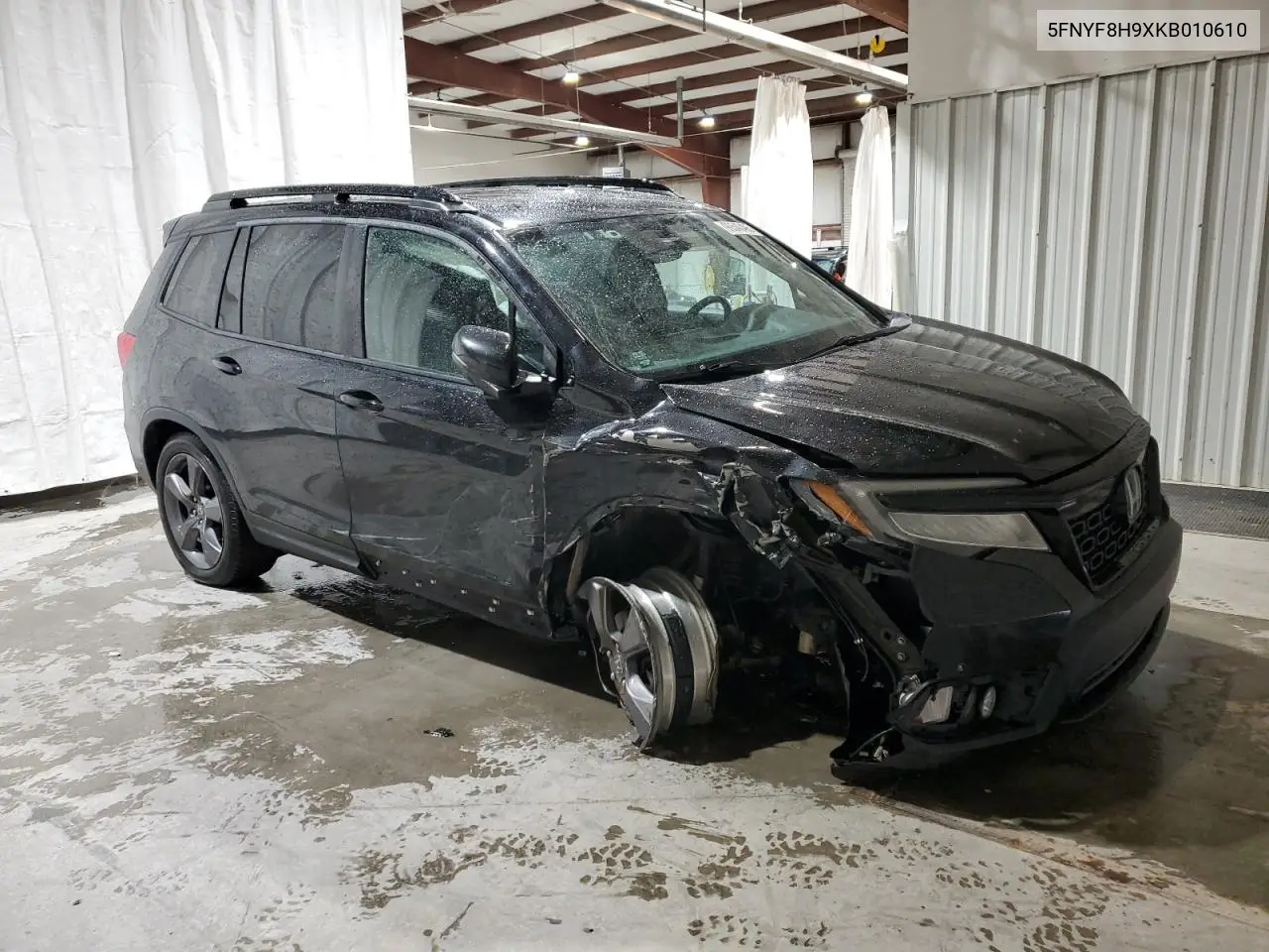 5FNYF8H9XKB010610 2019 Honda Passport Touring