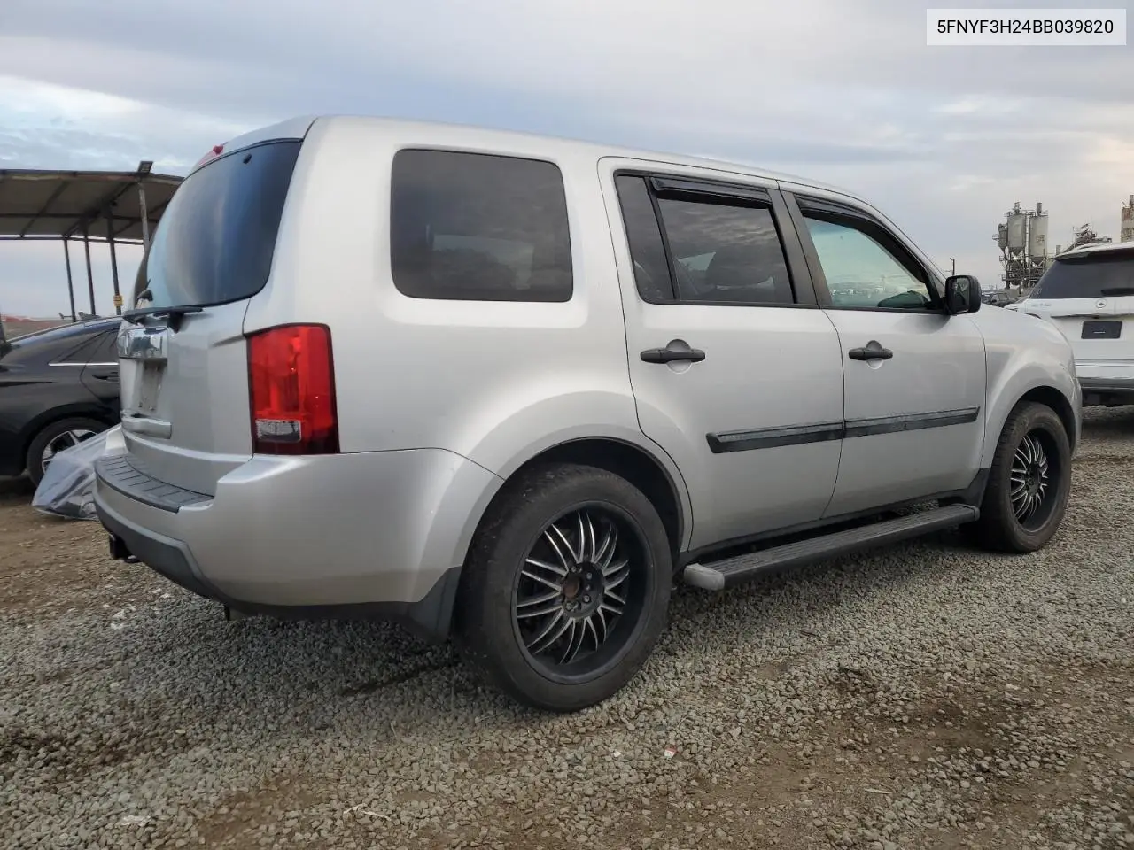 5FNYF3H24BB039820 2011 Honda Pilot Lx