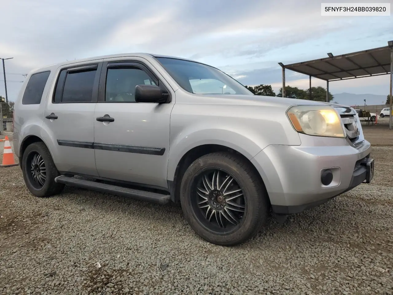 5FNYF3H24BB039820 2011 Honda Pilot Lx