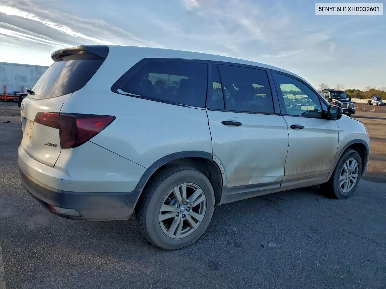 5FNYF6H1XHB032601 2017 Honda Pilot Lx