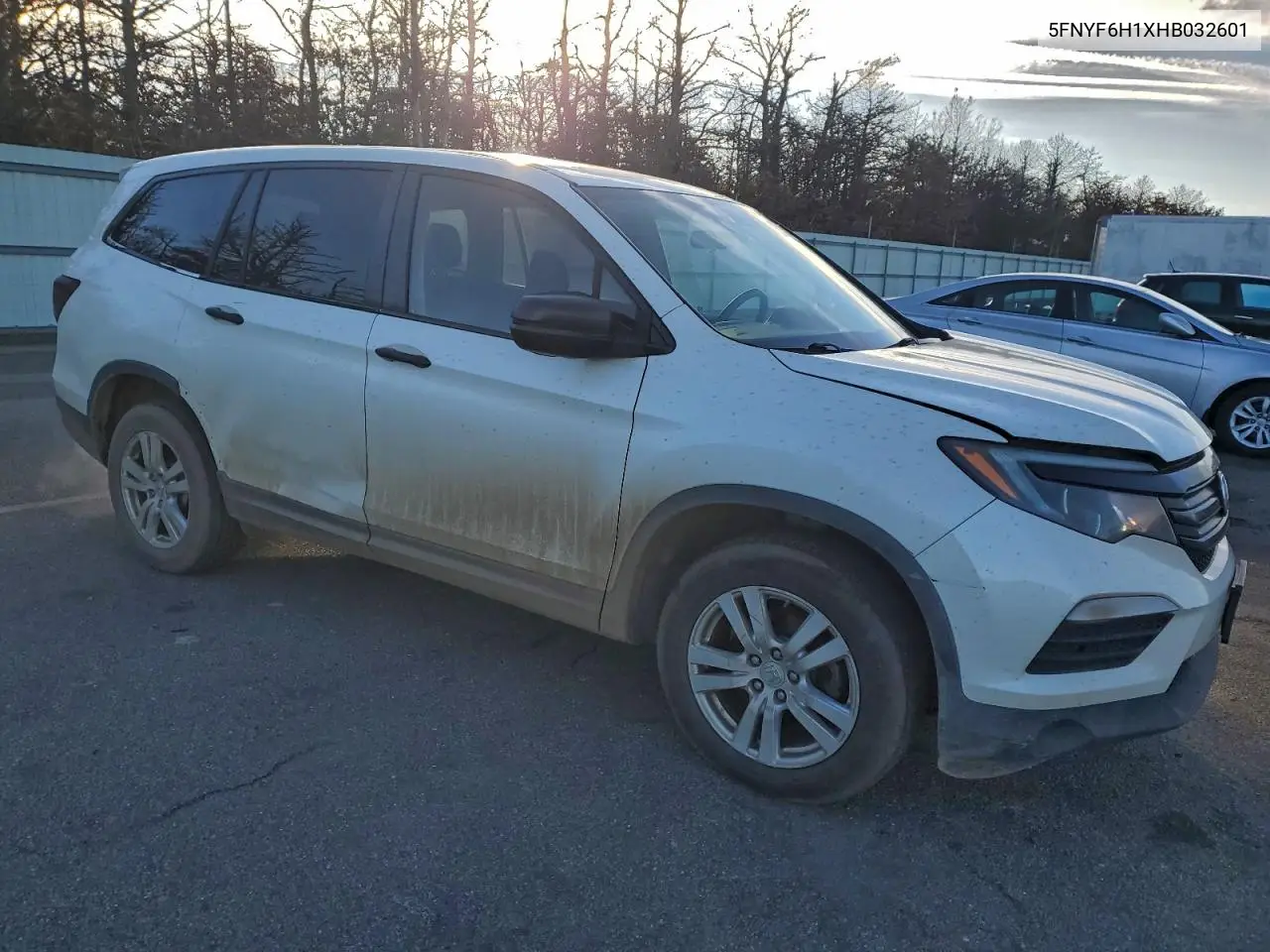 5FNYF6H1XHB032601 2017 Honda Pilot Lx