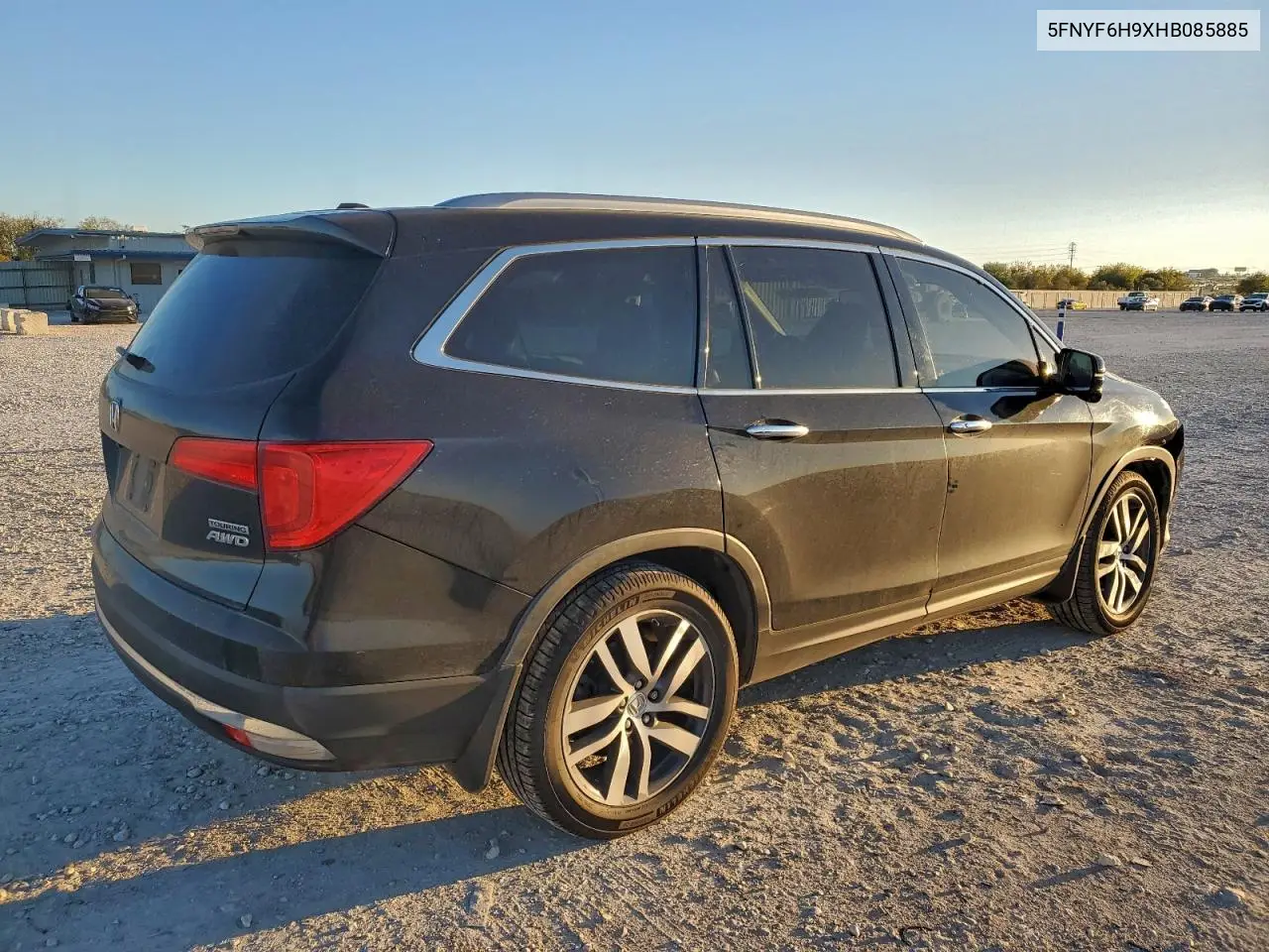 5FNYF6H9XHB085885 2017 Honda Pilot Touring