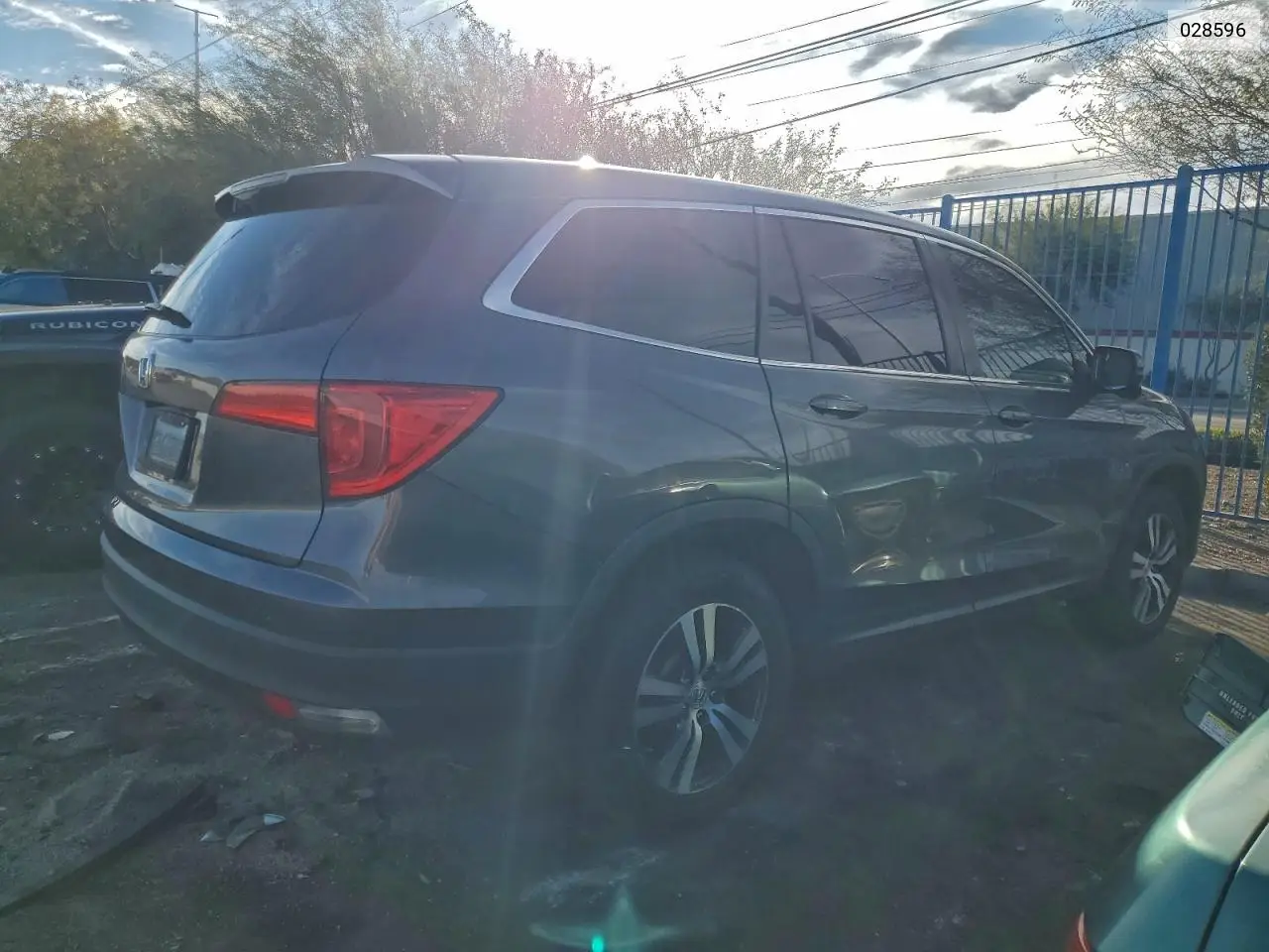 028596 2018 Honda Pilot Ex