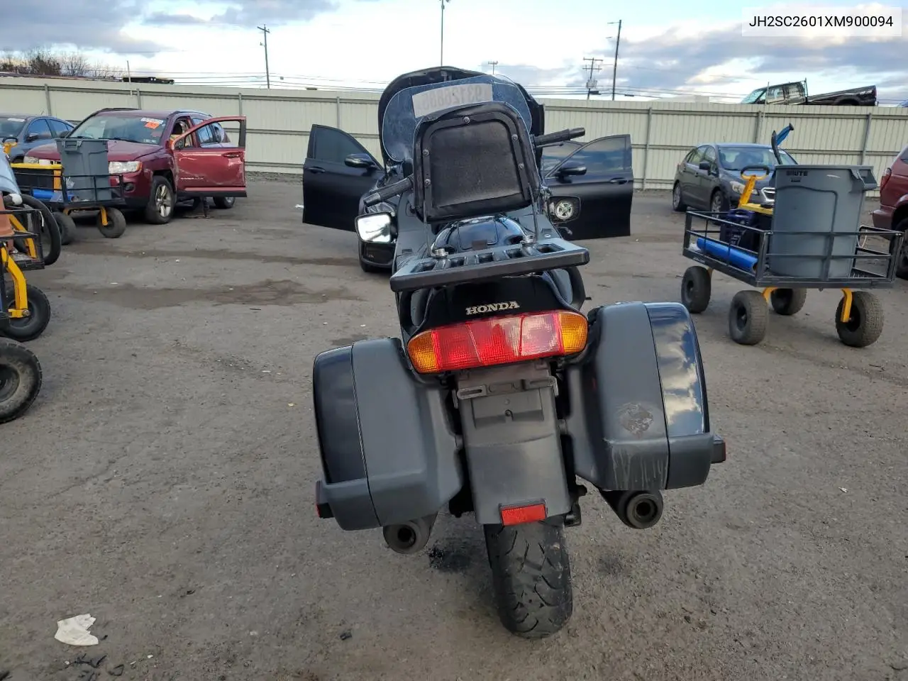 JH2SC2601XM900094 1999 Honda St1100