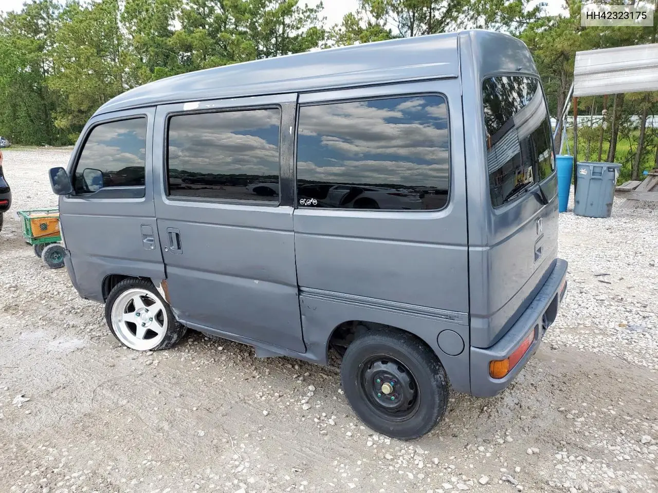 HH42323175 1997 Honda Street