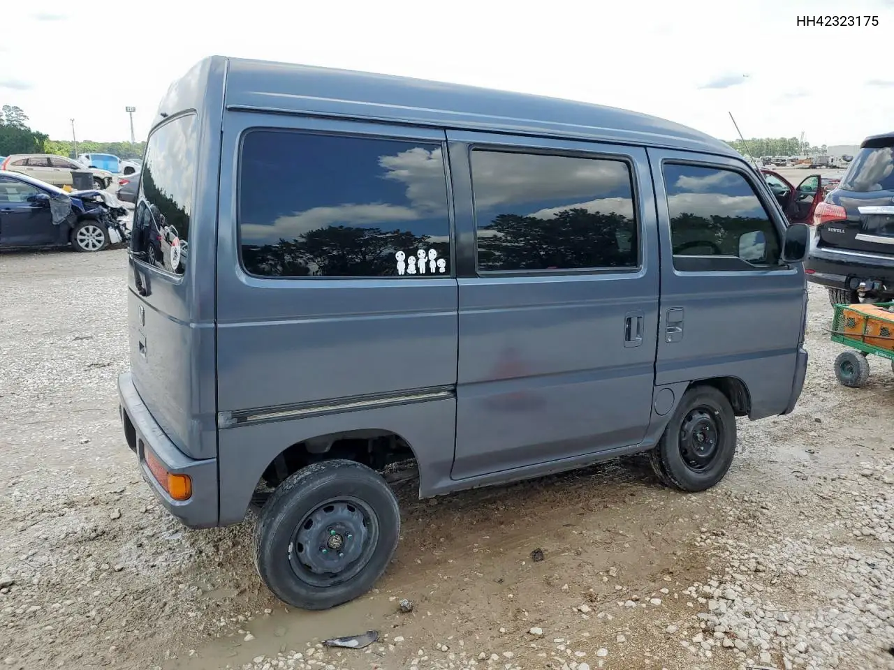 HH42323175 1997 Honda Street