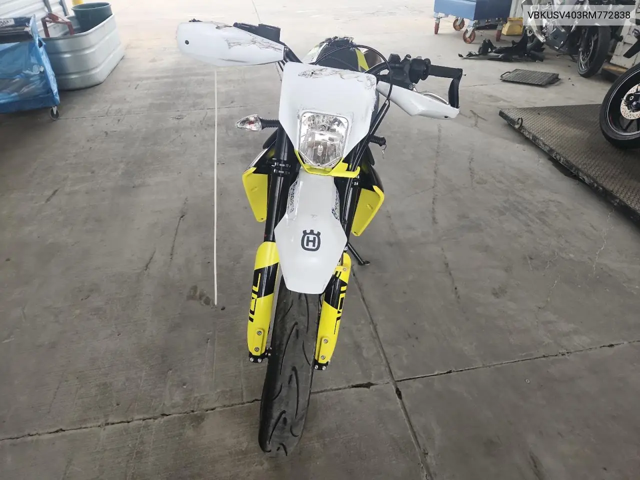 VBKUSV403RM772838 2024 Husqvarna Supermoto 701