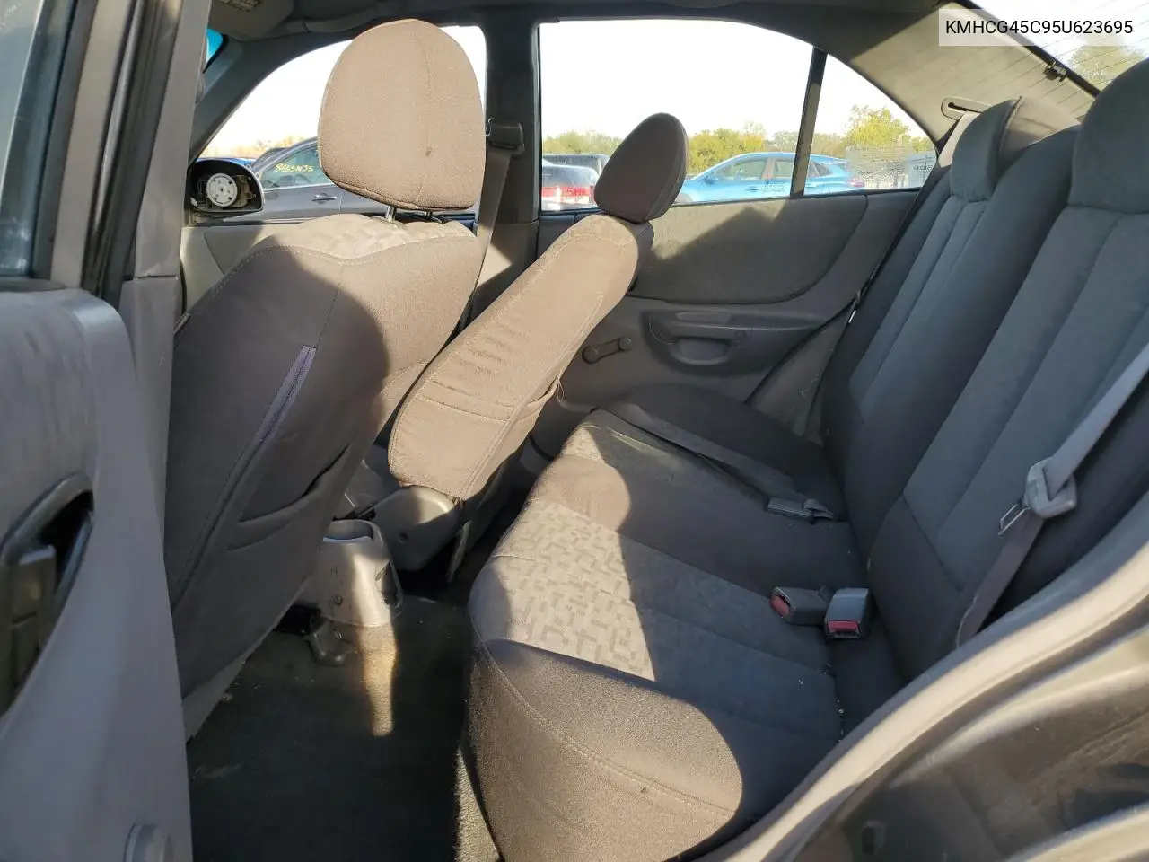 KMHCG45C95U623695 2005 Hyundai Accent Gl