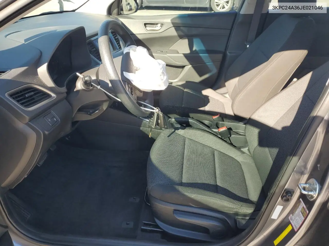 3KPC24A36JE021046 2018 Hyundai Accent Se