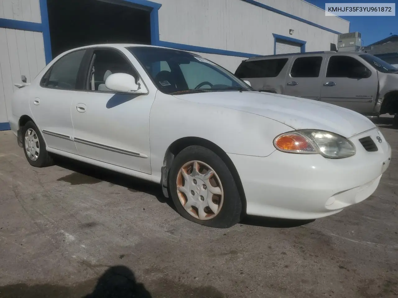 KMHJF35F3YU961872 2000 Hyundai Elantra Gls