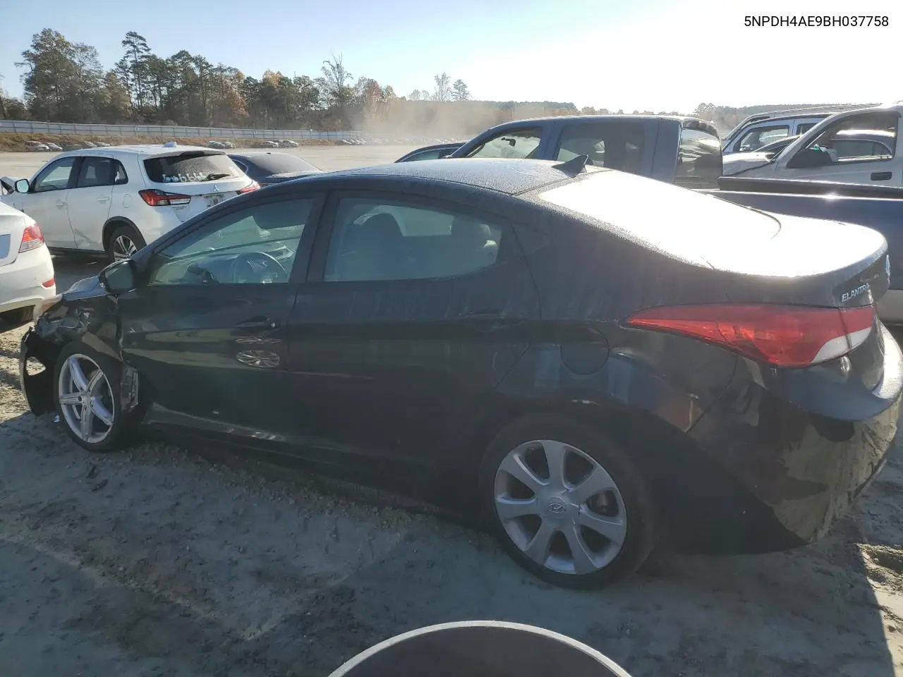 5NPDH4AE9BH037758 2011 Hyundai Elantra Gls