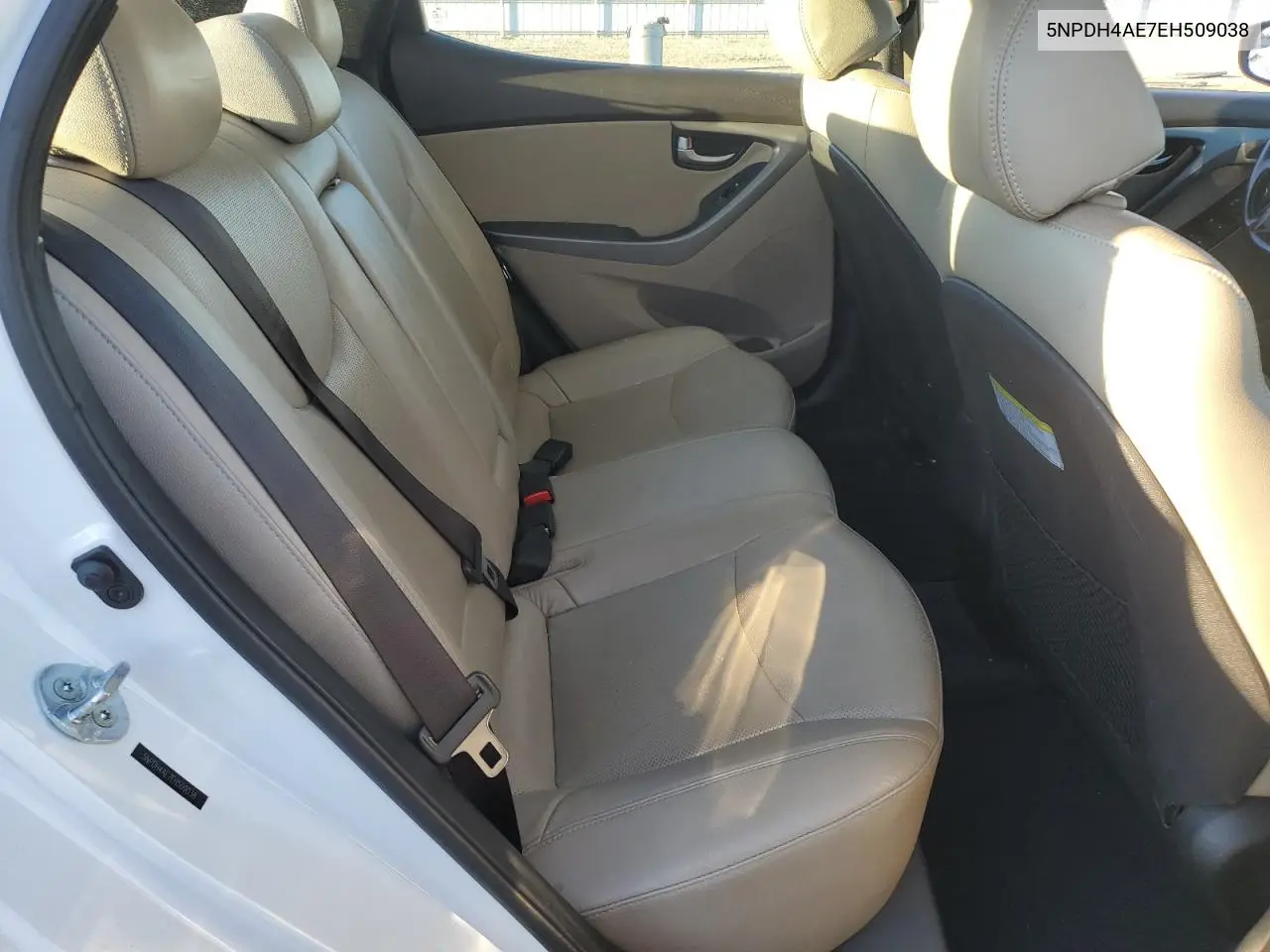 5NPDH4AE7EH509038 2014 Hyundai Elantra Se