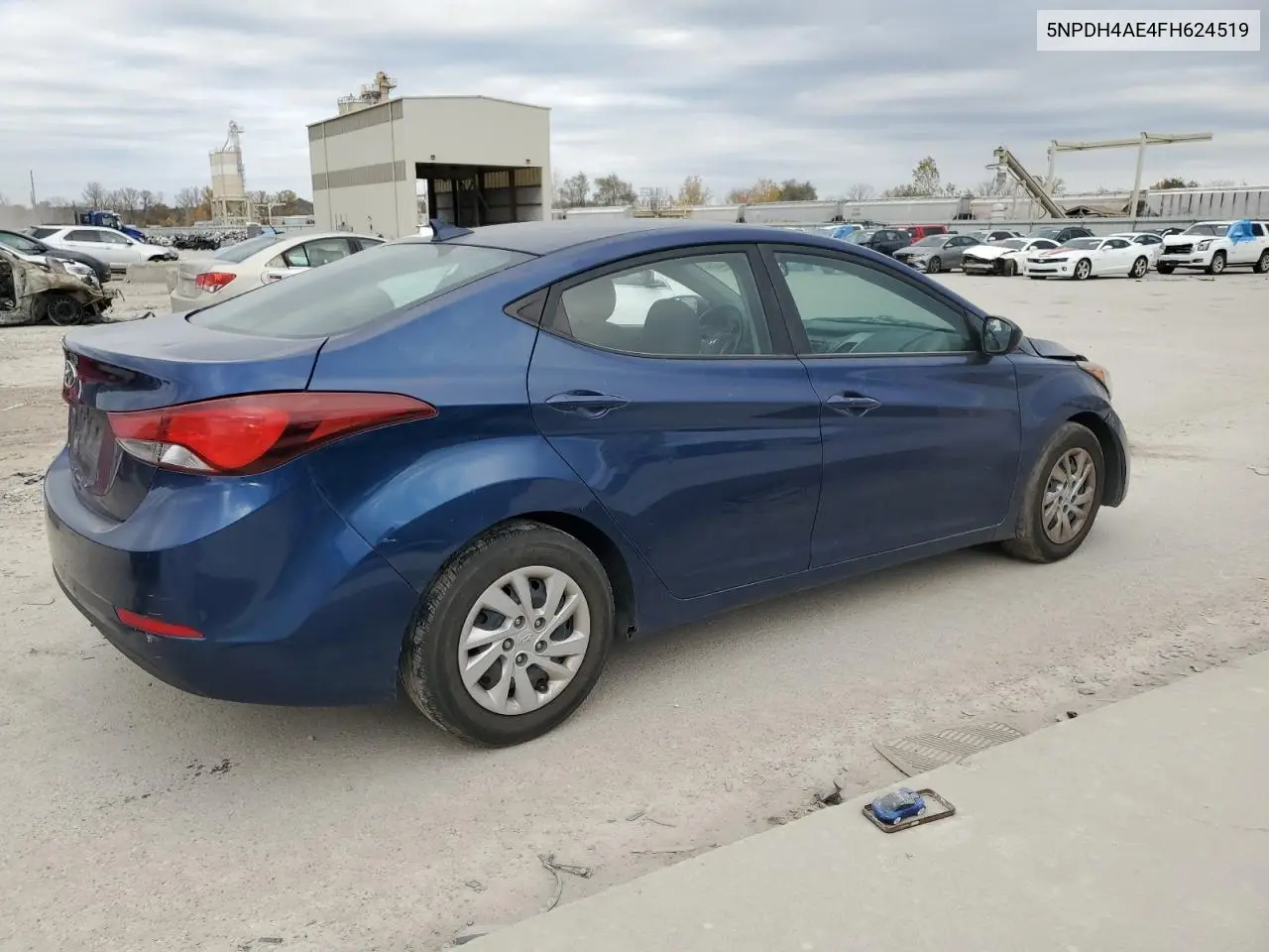 5NPDH4AE4FH624519 2015 Hyundai Elantra Se
