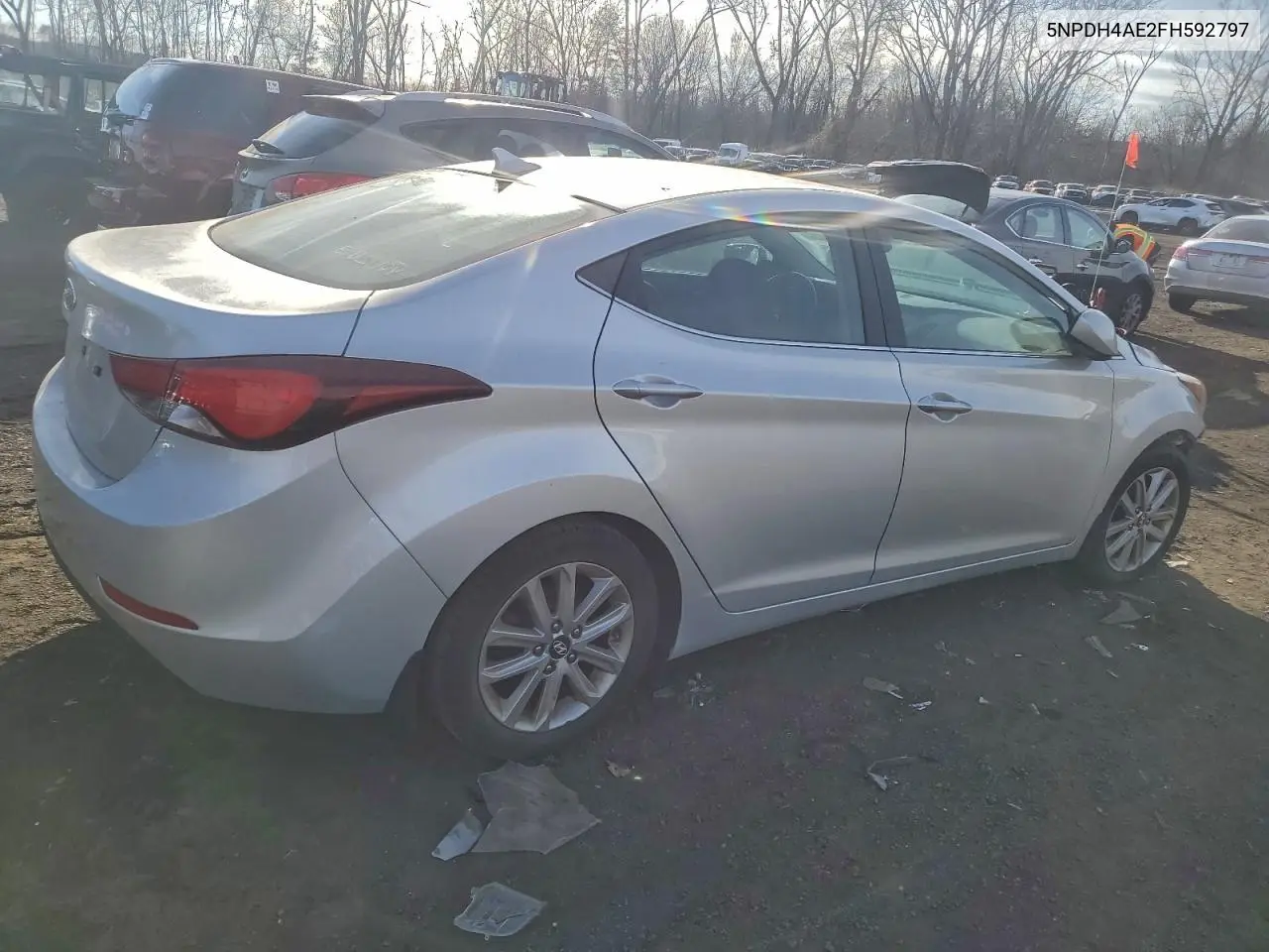5NPDH4AE2FH592797 2015 Hyundai Elantra Se