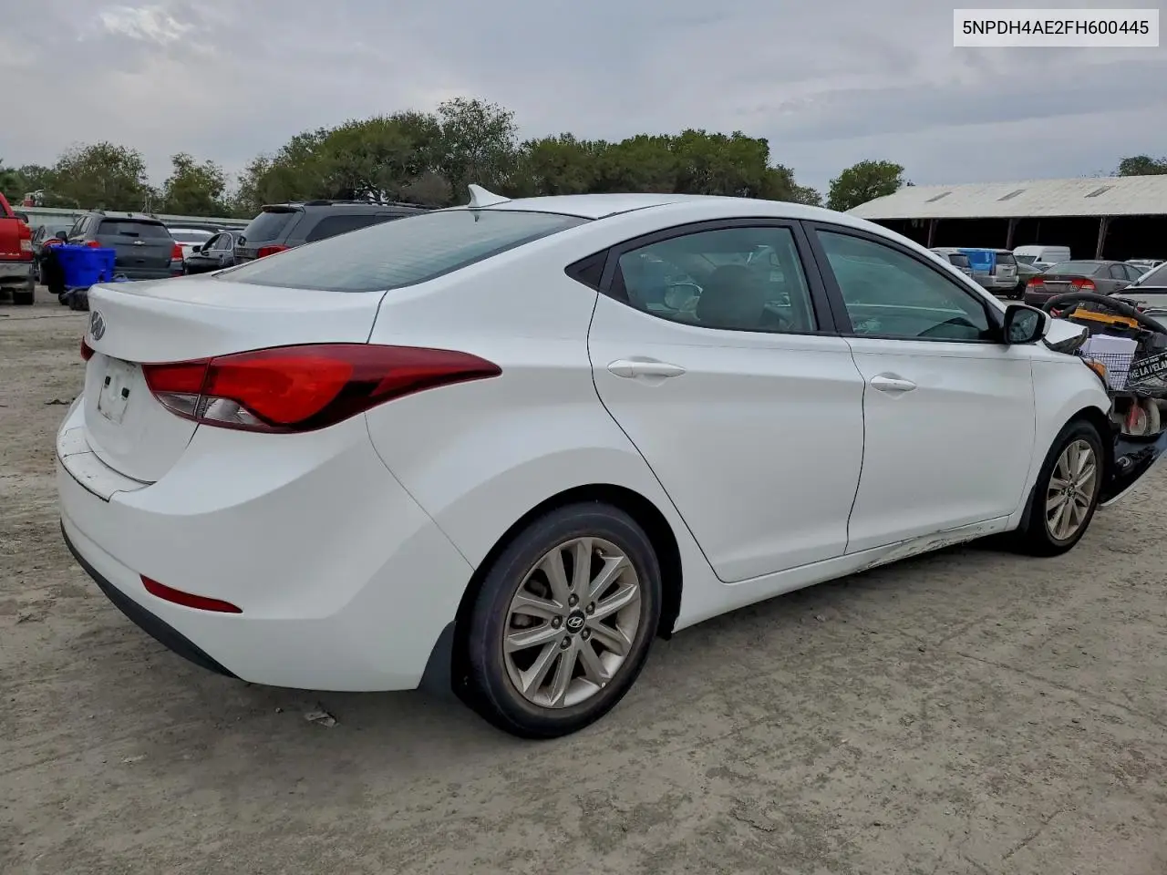 5NPDH4AE2FH600445 2015 Hyundai Elantra Se