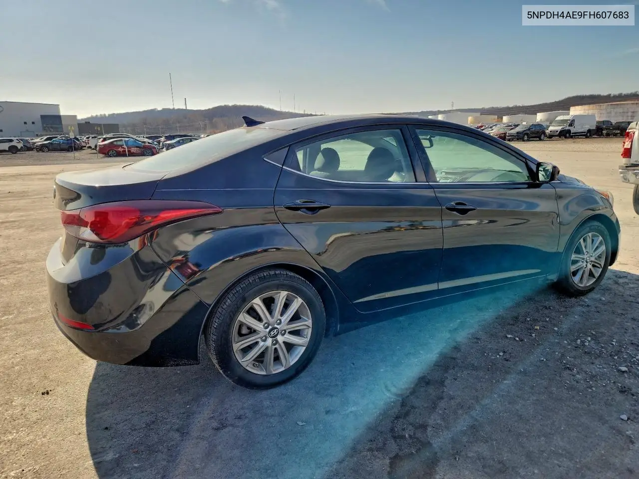 5NPDH4AE9FH607683 2015 Hyundai Elantra Se