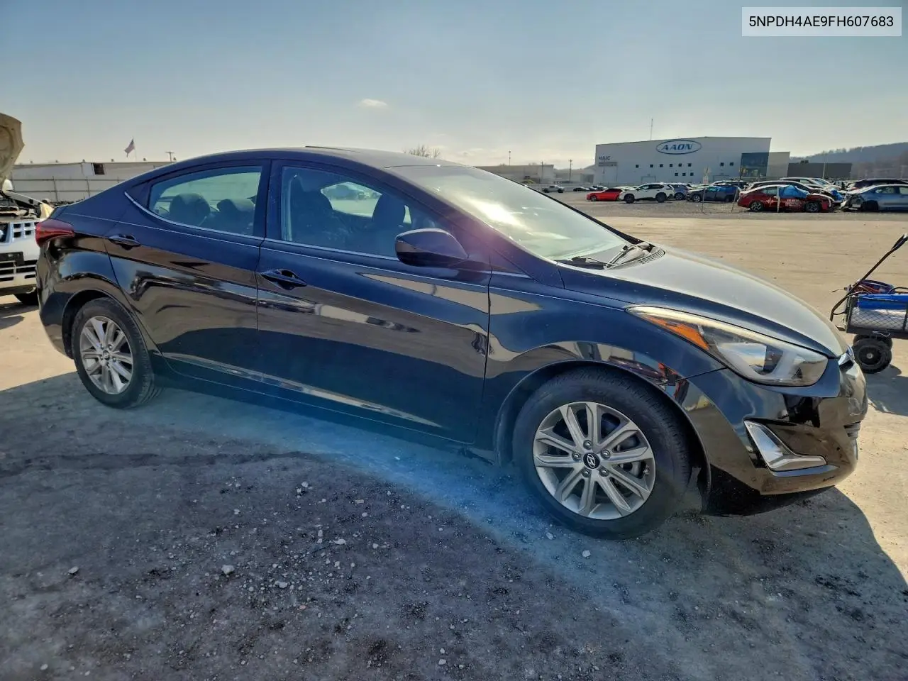 5NPDH4AE9FH607683 2015 Hyundai Elantra Se