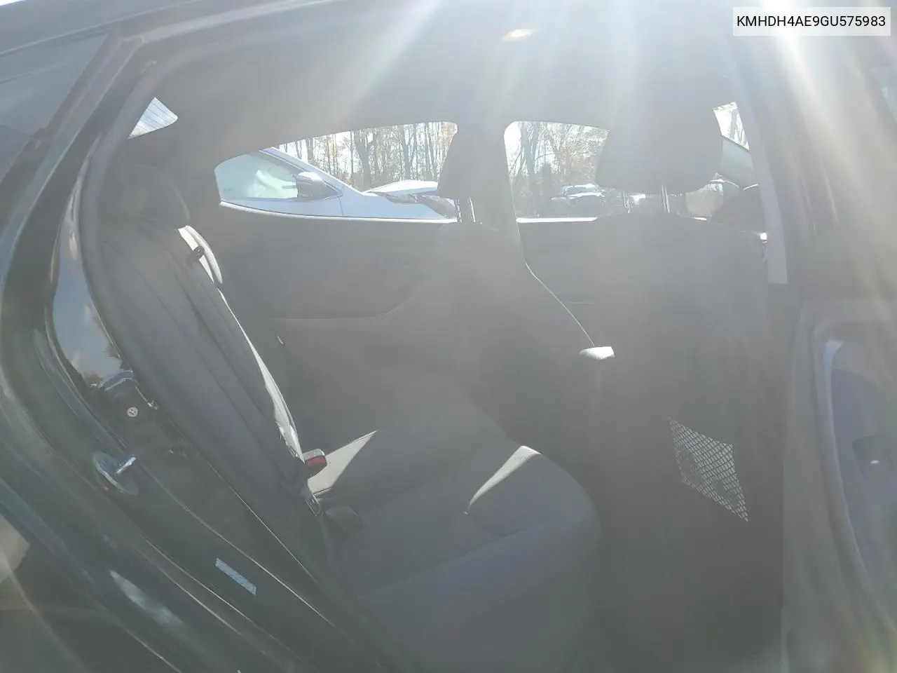 KMHDH4AE9GU575983 2016 Hyundai Elantra Se