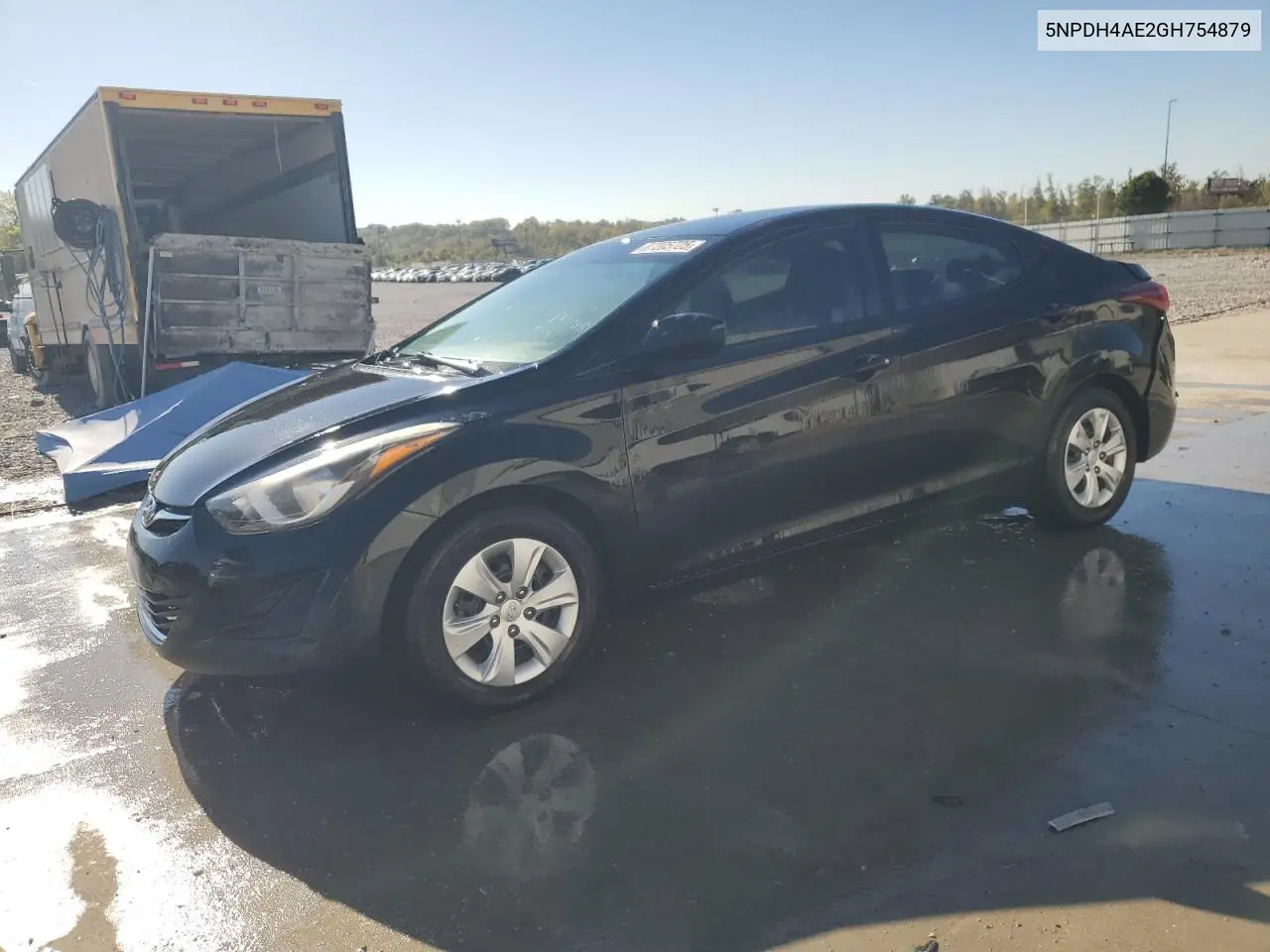 5NPDH4AE2GH754879 2016 Hyundai Elantra Se