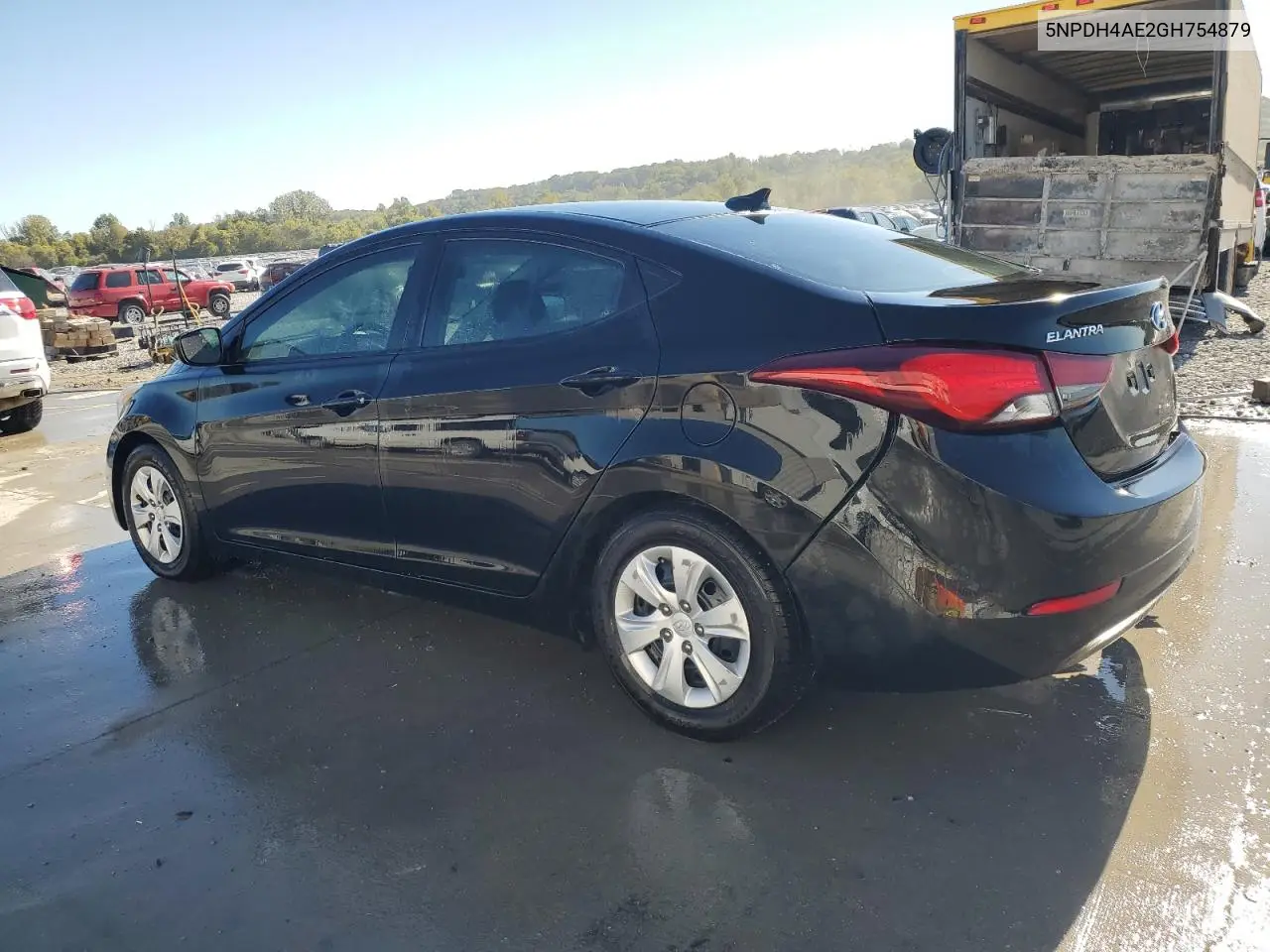 5NPDH4AE2GH754879 2016 Hyundai Elantra Se