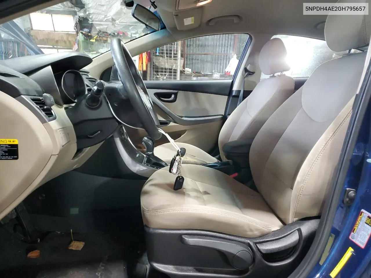 5NPDH4AE2GH795657 2016 Hyundai Elantra Se