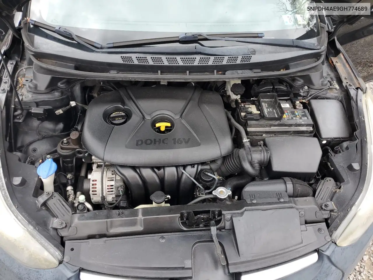 5NPDH4AE9GH774689 2016 Hyundai Elantra Se