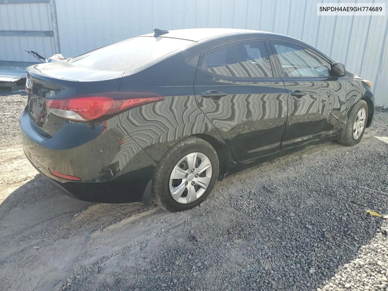 5NPDH4AE9GH774689 2016 Hyundai Elantra Se