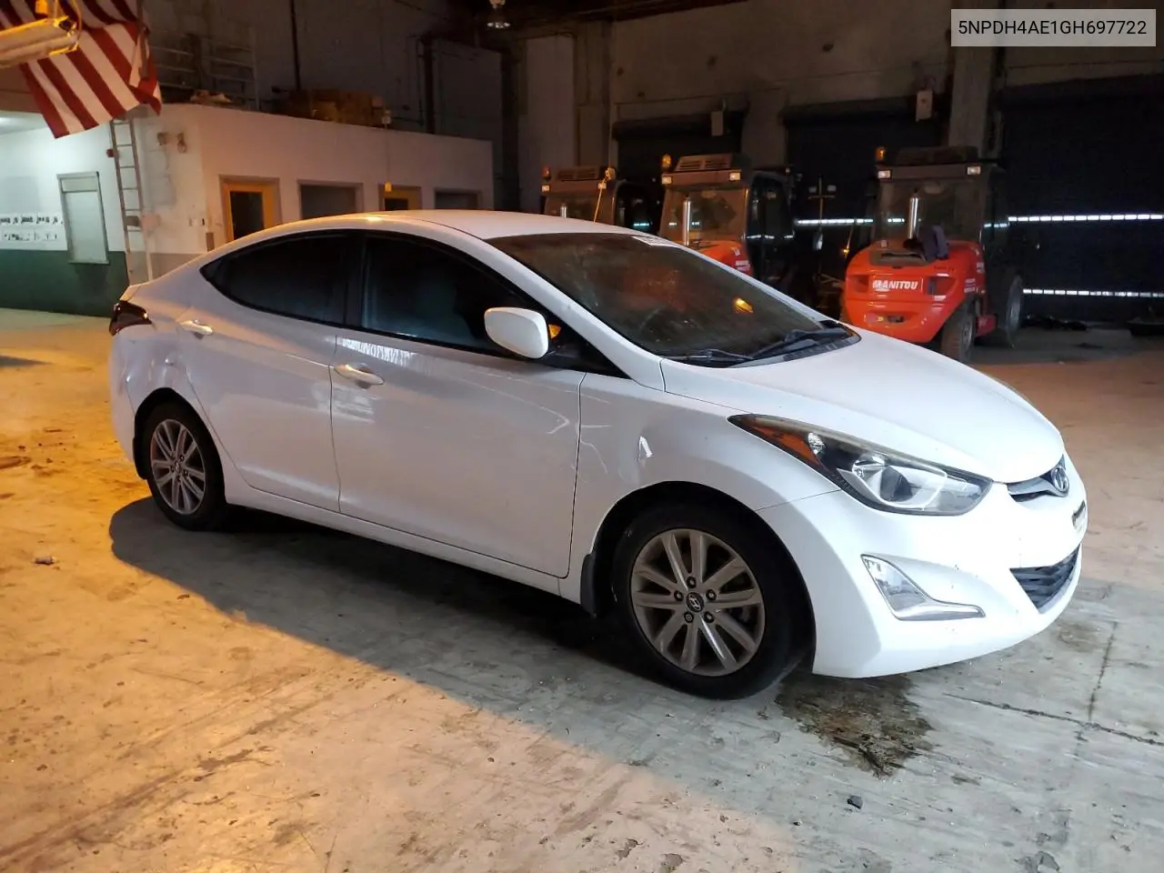5NPDH4AE1GH697722 2016 Hyundai Elantra Se