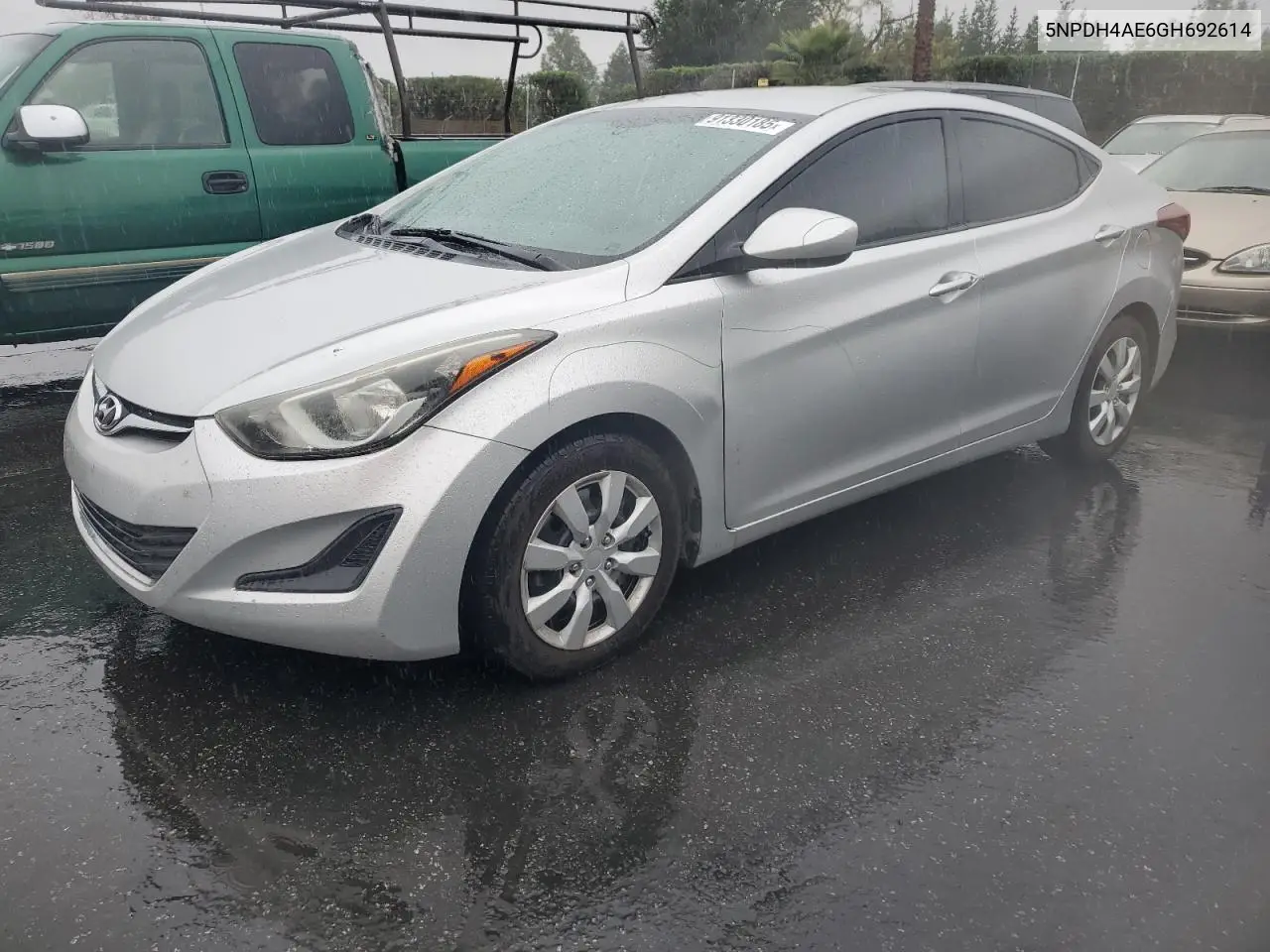 5NPDH4AE6GH692614 2016 Hyundai Elantra Se