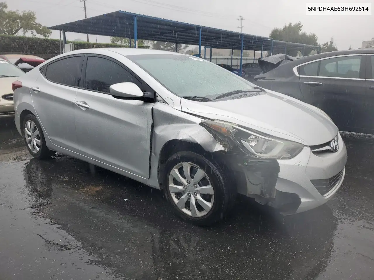 5NPDH4AE6GH692614 2016 Hyundai Elantra Se